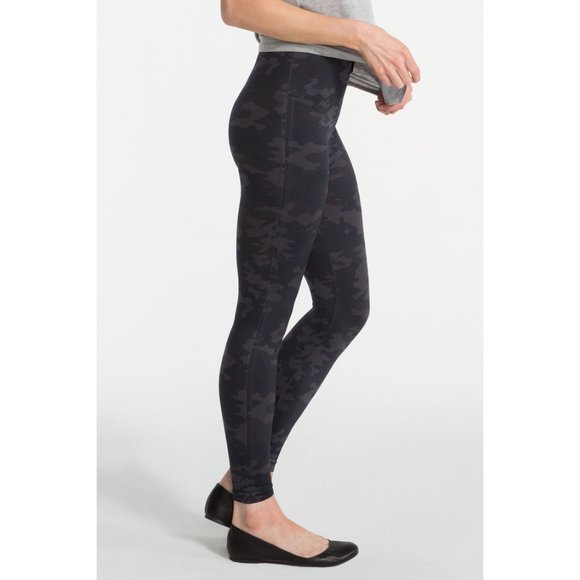 SPANX Black Camo Look at Me Now Seamless Legging M - Picture 10 of 11